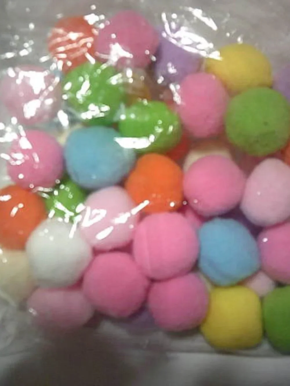 NEW 50 ASSORTED COLORS POM POM BALLS CRAFTING FABRIC PLAY CAT KITTEN FUZZY BALL